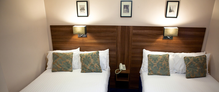 Hanover Hotel Victoria - Quad Bedroom